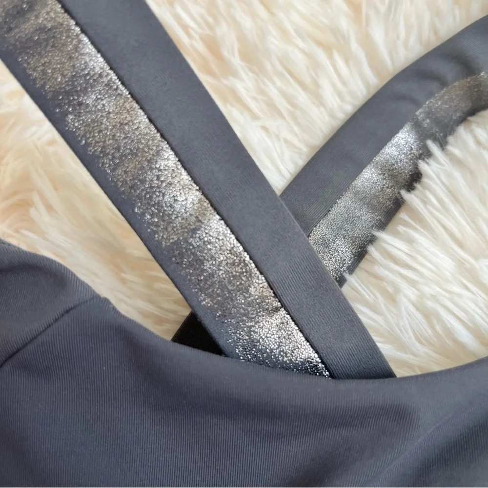 Lululemon Power Position Sports Bra Size 4 Gray Silver Metallic - Picture 2 of 8